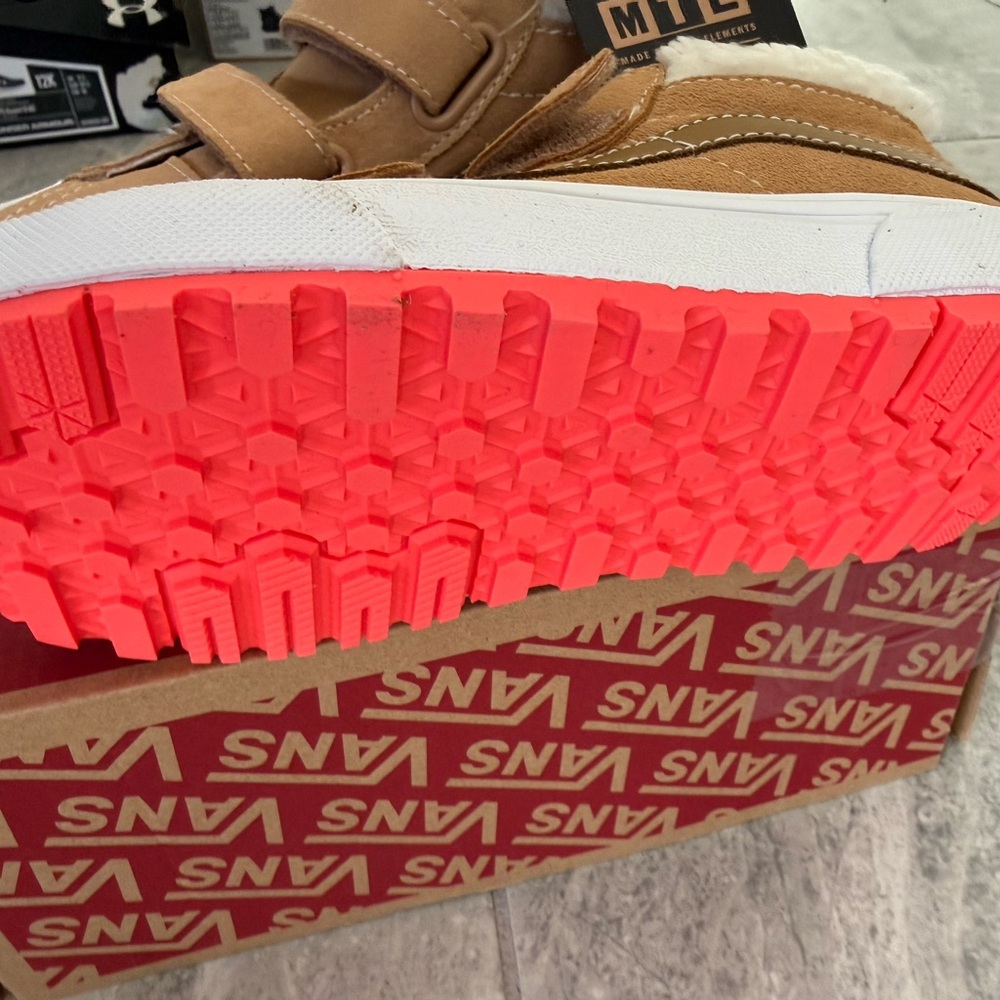 Vans Kids MTE Chestnut Brown & White Sneakers with Pink Soles SIZE 1 unisex - Picture 7 of 9